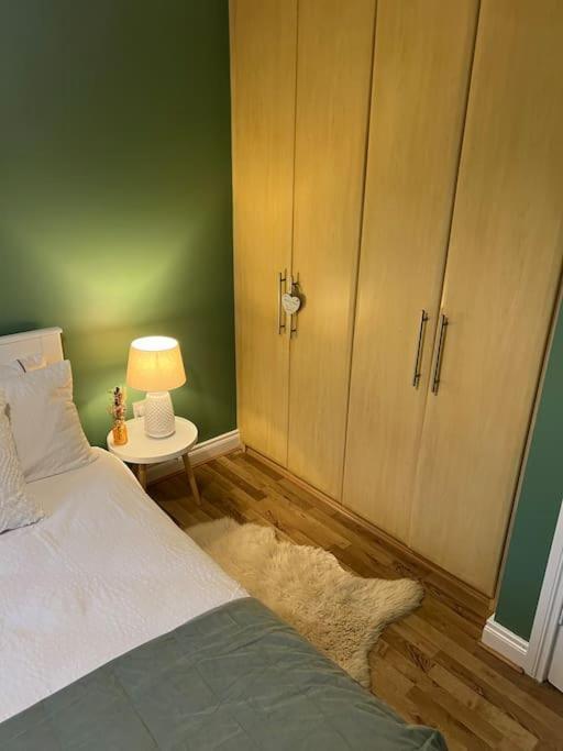 סוורדס Cosy 2 Double Bed Apartment מראה חיצוני תמונה