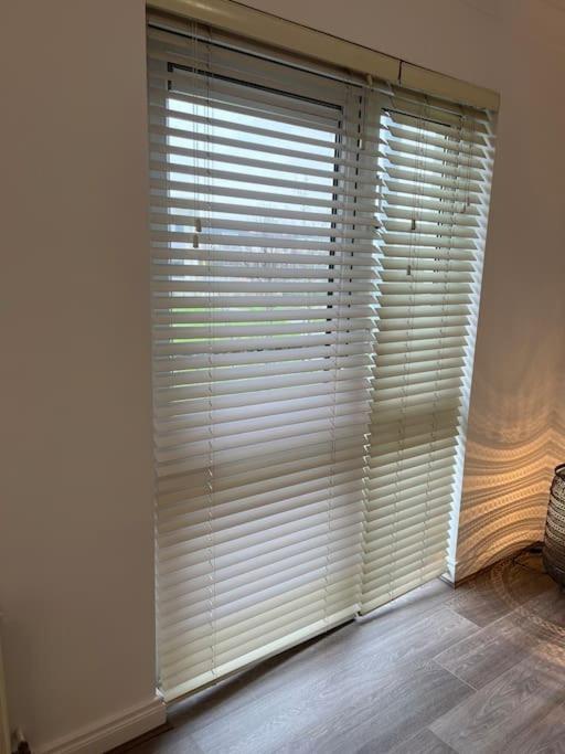 סוורדס Cosy 2 Double Bed Apartment מראה חיצוני תמונה